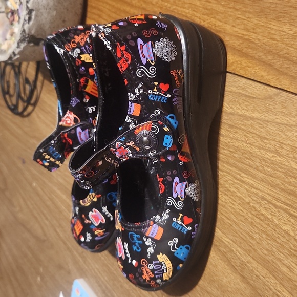 Super cute coffee print slip resistant shoes - Picture 2 of 5